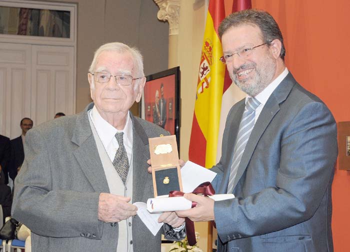 De Lara junto a Pedro Rogelio Sánchez Ruiz, uno de los Premios Soldaridad