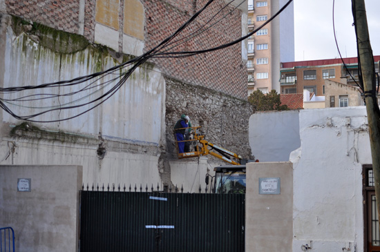 demolicion-muro-solar-plaza-mayor-02