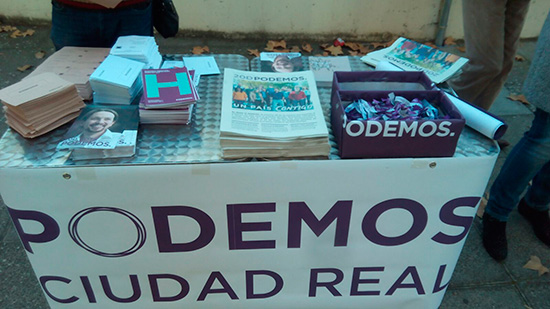 podemos-mesa-universidad-03