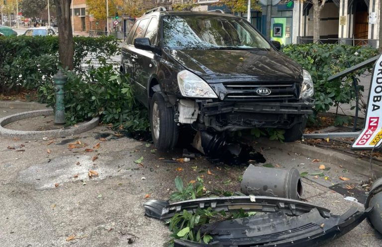 Puertollano: Detenido un conductor por la Policía Local por falsificación de documentos tras un accidente en el Paseo de San Gregorio
